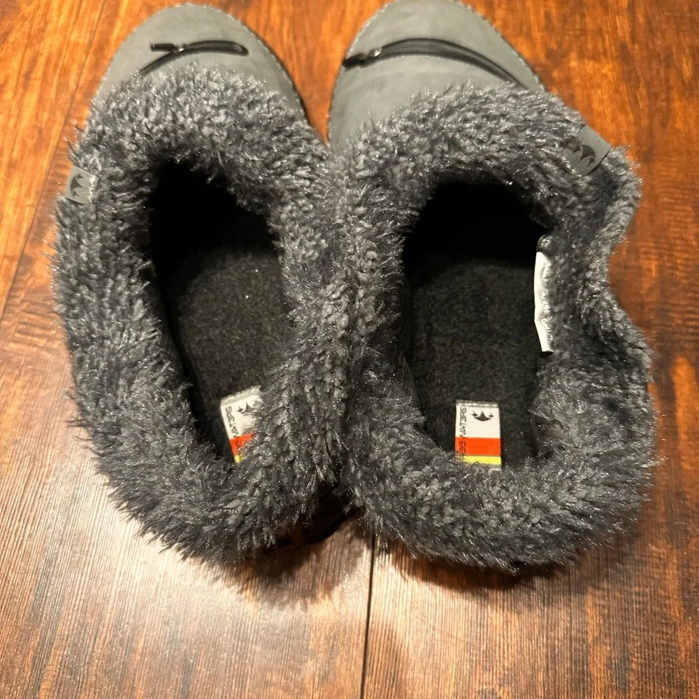 Freewaters Men’s Perfect Fit Slippers House Shoes Grey Slip On Shoes US12 EU46